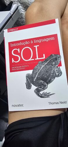 Introdução à Linguagem SQL: Abordagem Prática Para Iniciantes - Livro photo review